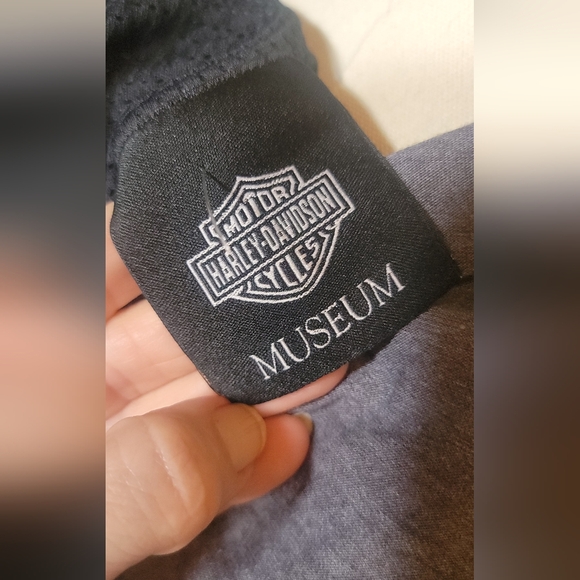 Harley Davidson Museum Women's Gray Sleeveless Pullover, sz Med - Picture 8 of 8